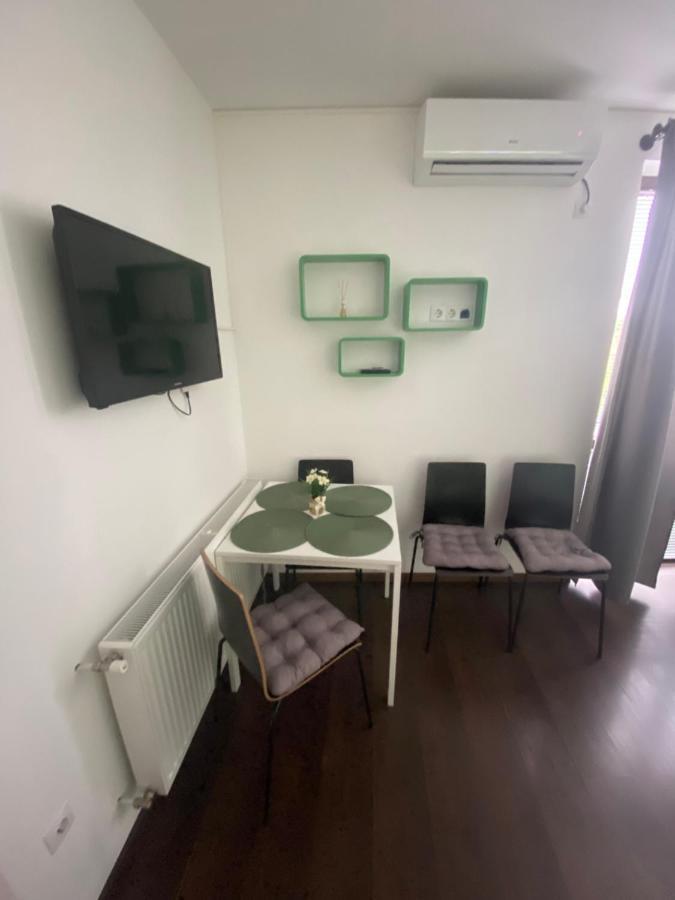 Lexi Classic Apartman ไฮจ์ดุสโซบอสโล ภายนอก รูปภาพ