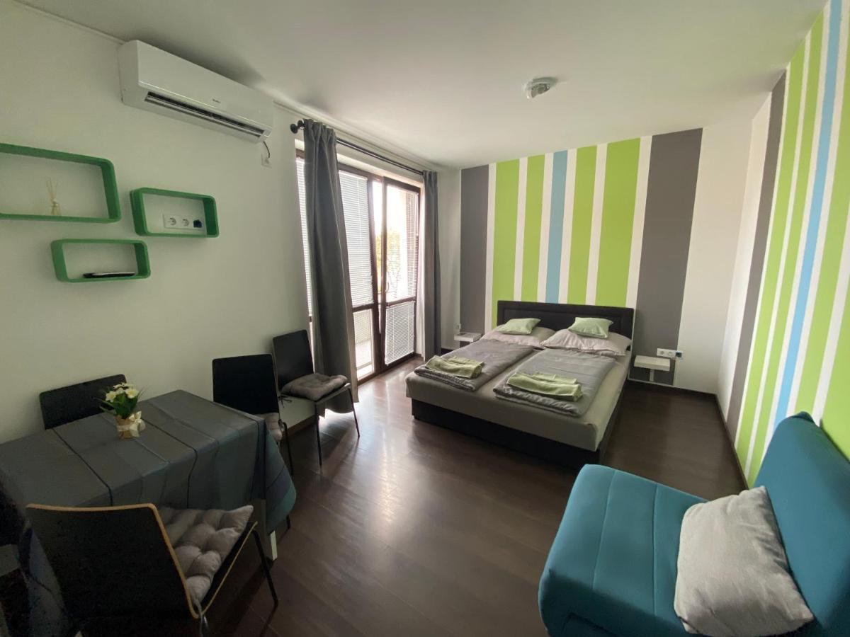 Lexi Classic Apartman ไฮจ์ดุสโซบอสโล ภายนอก รูปภาพ