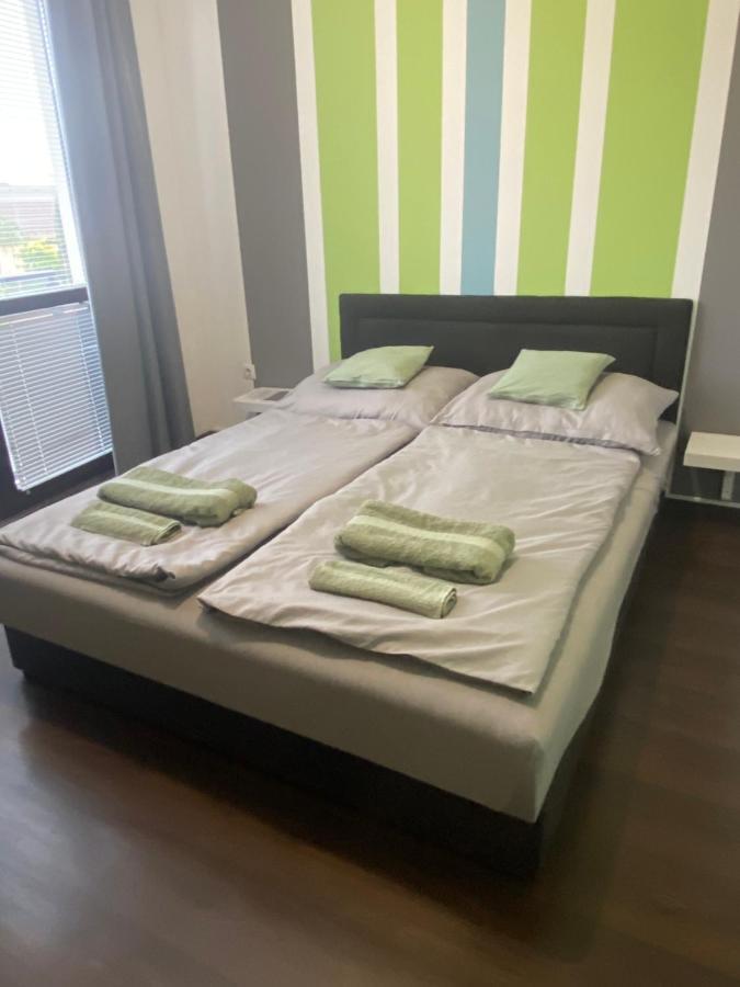 Lexi Classic Apartman ไฮจ์ดุสโซบอสโล ภายนอก รูปภาพ