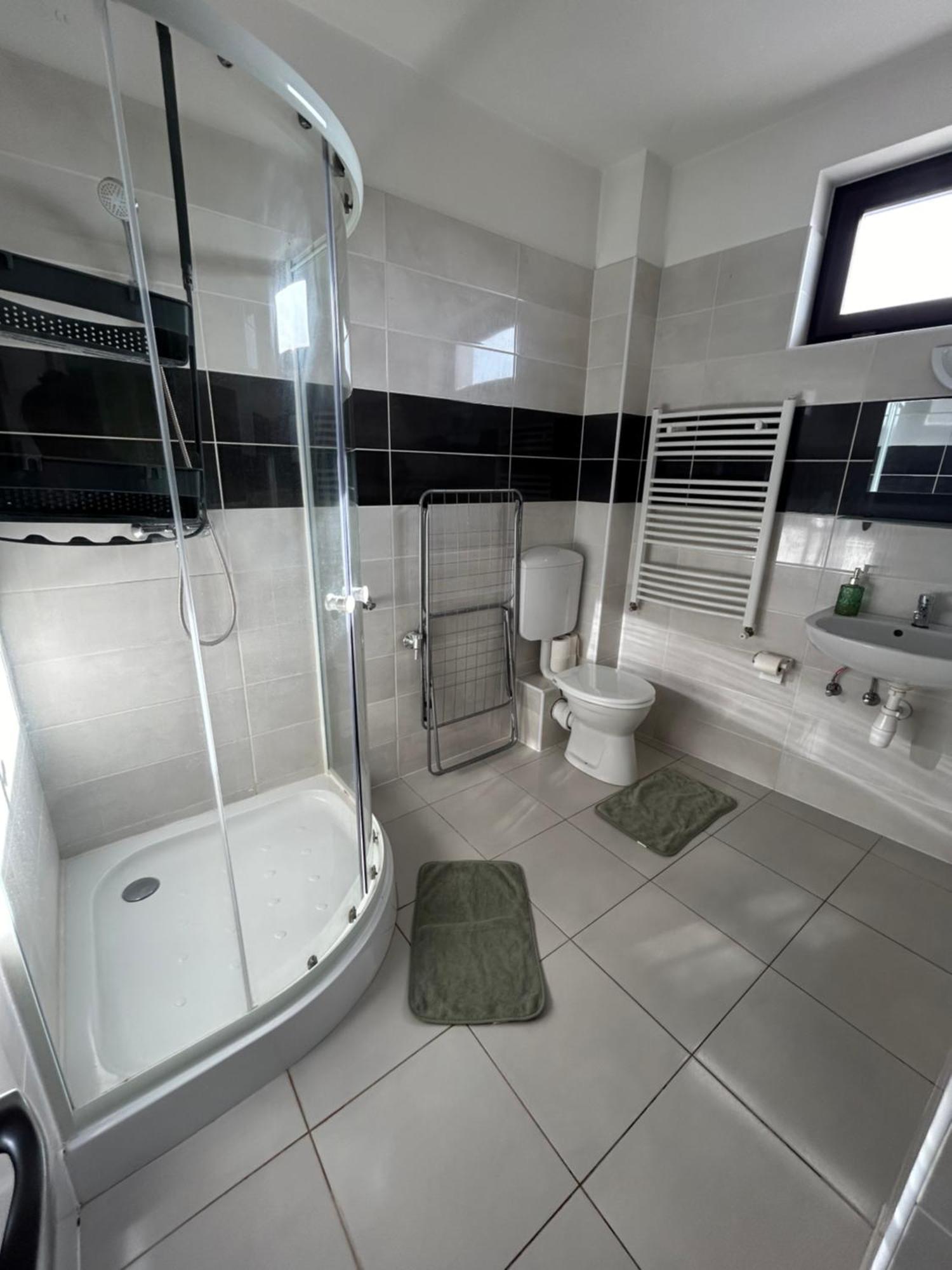 Lexi Classic Apartman ไฮจ์ดุสโซบอสโล ภายนอก รูปภาพ